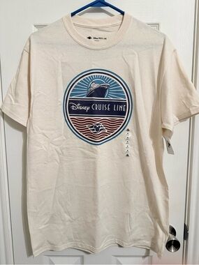 Disney cruise Line Cream Graphic T‑Shirt medium New